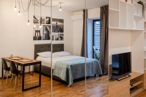 Studio Apartment with Terrace image 8