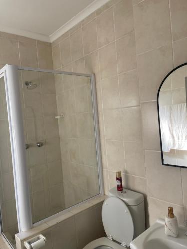 Beautiful 2 bedroom apartment in strand - image 11