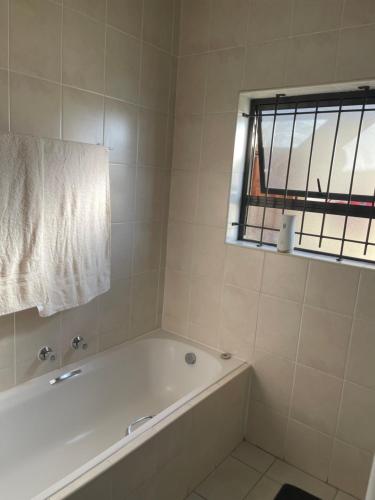 Beautiful 2 bedroom apartment in strand - image 13