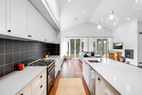 Effortless Elegance & Charm!