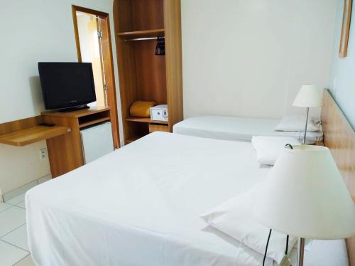 Golden Dolphin Grand Hotel piscinas 24h in Vila Franca