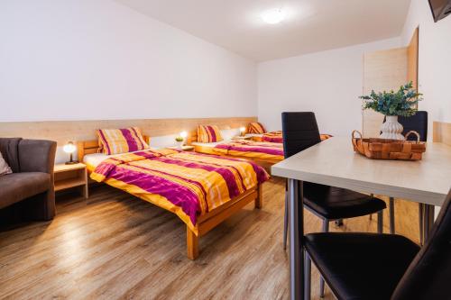 Hotel U Nádraží Room Type - Triple Room with Shared Bathroom