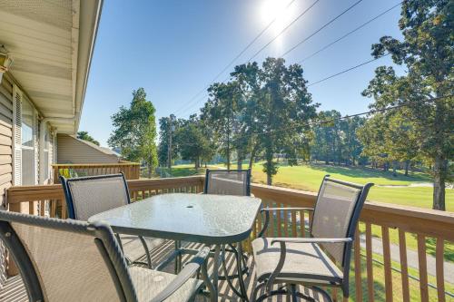 Cozy Condo with Golf Course View in Branson! in Branson, USA