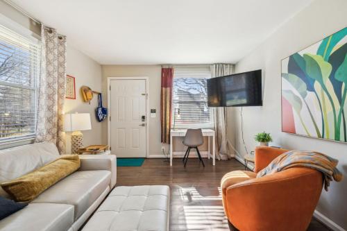 Family Friends and free parking close to downtown, Nashville, Tennessee