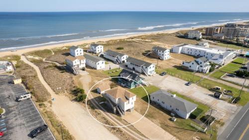 Summer Nights 4 Bedroom Oceanside Home thumb 2