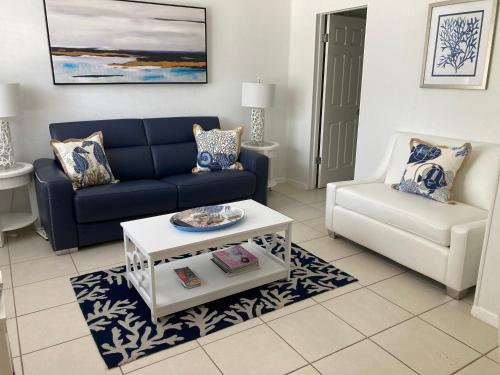 Gorgeous Beachy Chic Condo in Key Biscayne in Miami, USA