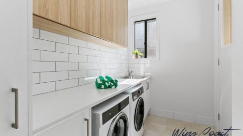 Faciliteiten, Mid Coast Surf & Vines By Wine Coast Holidays in Port Noarlunga South