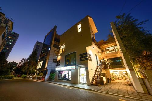 L9 Tailored Service Home Near Hongik Univ Station, Seúl (foto 5)