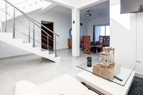 Beautiful ocean and mountain view villa in Las Canas