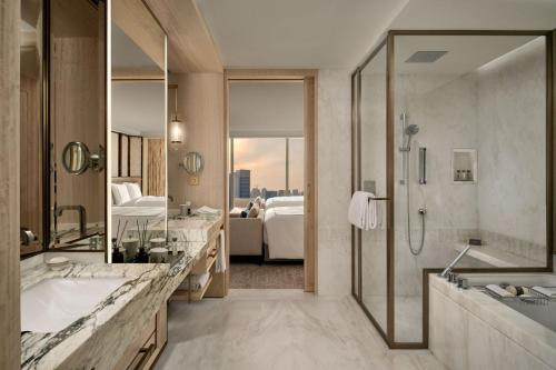 Sands Premier Double Queen City View image 2