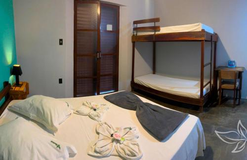 1 double bed, 1 bunk bed