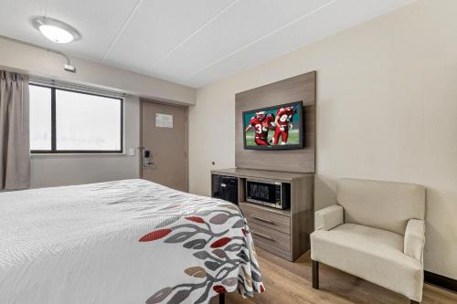 Red Roof Inn Parsippany - image 5