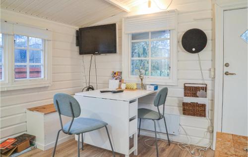  Beautiful Home In Hovborg With Wifi in Hovborg