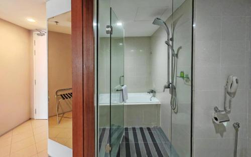 room detail thumbnail 2