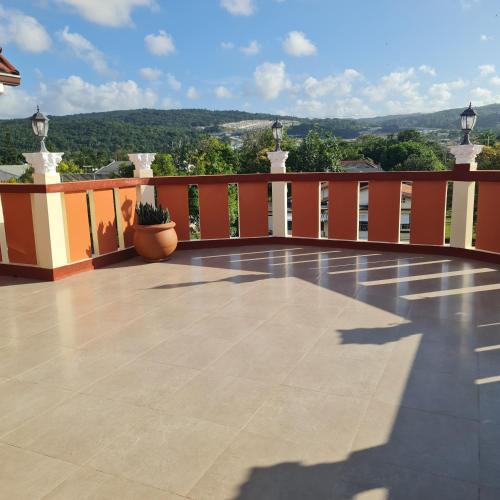 Terraza/balcón, Paradise place grande single roof top room in Claremont