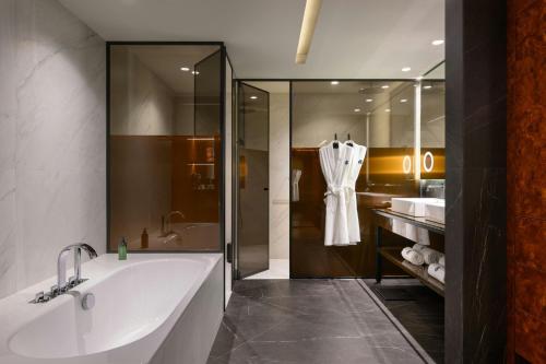 The Lodge Wine & Business Hotel - image 2