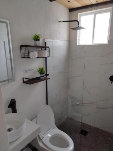 Cabaña Romántica con Tina para Parejas Cabaña Romántica con Tina para Parejas