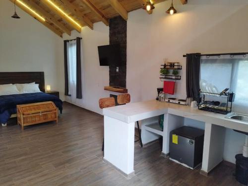 Cabaña Romántica con Tina para Parejas Cabaña Romántica con Tina para Parejas