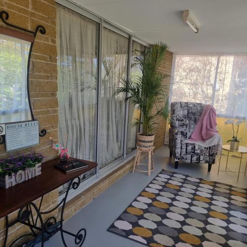 Sweet home for guests 10 mins to CBD