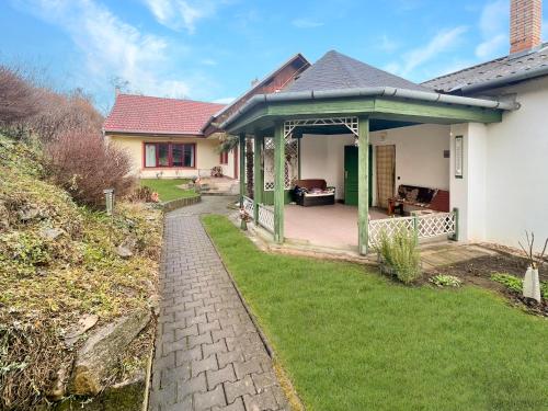 Hage, Penzion Na Třeťasu s vinným sklepem (Penzion Na Tretasu s vinnym sklepem) in Starovice U Hustopece