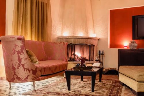 Avalon Boutique Suites Hotel - image 8