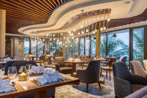 Bar, KOI Resort & Residence Da Nang - Inclusive Spa access near Marble Mountains