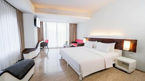 Sensa Hotel Room Type - Deluxe Double Room