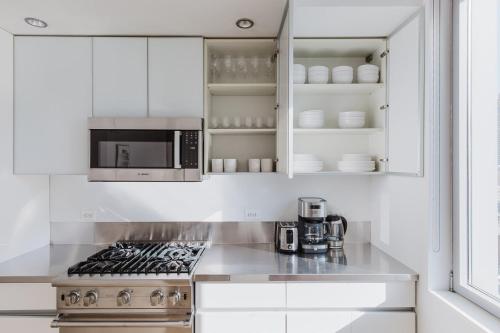 Blueground Midtown West 2bd apartment NYC-1600, New York (fotografie 7)