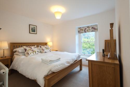 2 bedrooms, 3 beds