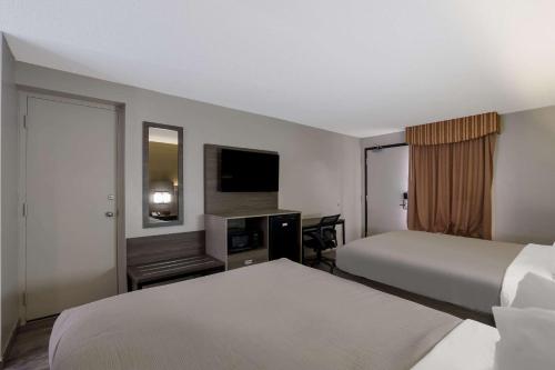 Quality Inn Fort Jackson - image 9
