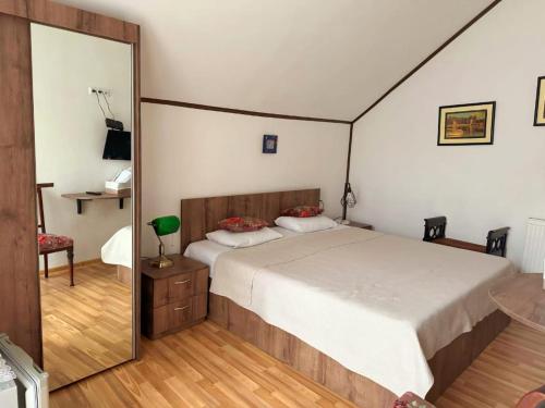 Hotel Home – Tbilisi, MA