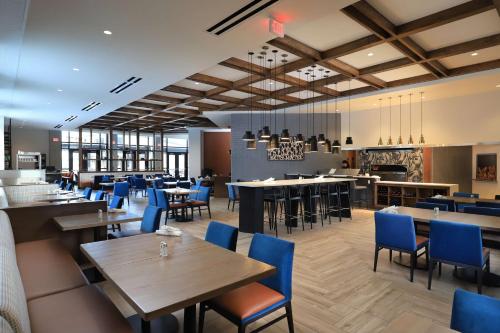 DoubleTree by Hilton Battle Creek - image 8