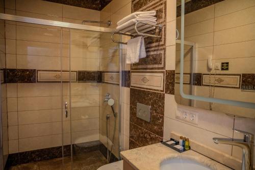 Mari Suites Hotel - image 5