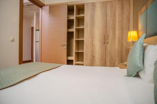 Mari Suites Hotel - image 11