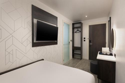 The East London Hotel - image 8