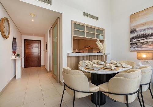 Luxurious 2-bedroom Apartment in Downtown with Burj Khalifa View, Dubaj (zdjęcie 3)