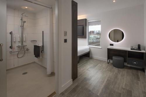 The East London Hotel - image 10