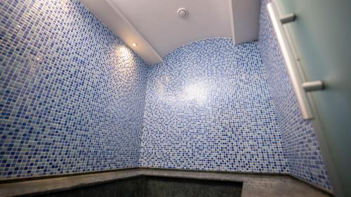 Mari Suites Hotel - image 9