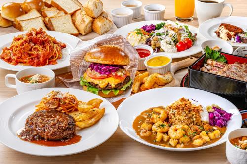647184898 Holiday Inn & Suites Shin Osaka by IHG