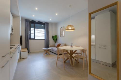 BAHIA Suites by Cadiz4Rentals - Playa de Santa Maria del Mar