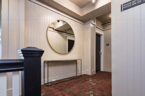Lobby, Motel 6 San Francisco, CA – Civic Center near Alamo Square