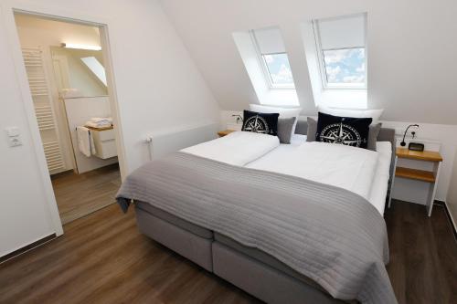 Apartment with Balcony image 7
