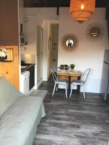 Charmant studio cabine avec piscine