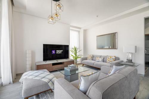 Luxury 4BR MTLVL flat w Al-Jadaf canal riverfront, Dubái (foto 3)