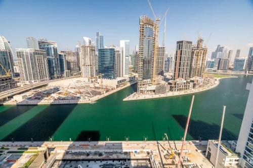 Luxury 4BR MTLVL flat w Al-Jadaf canal riverfront, Dubái (foto 6)