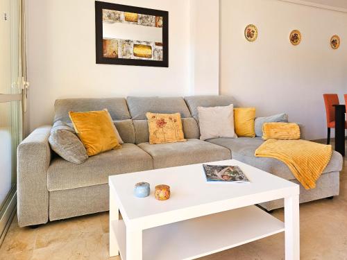 Three bedroom apartment in Las Chapas Marbella, Marbella (foto 5)