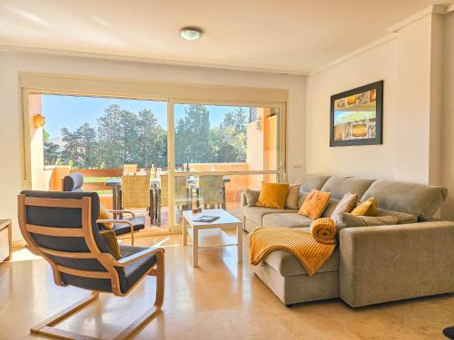 Three bedroom apartment in Las Chapas Marbella, Marbella (foto 3)