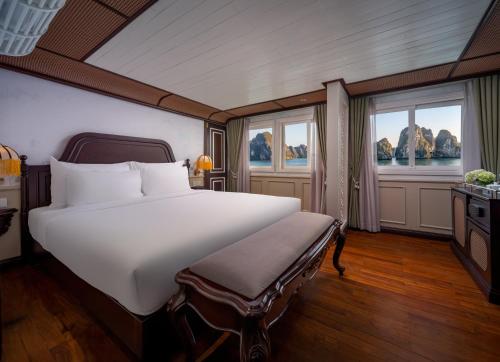 Junior Suite with Jacuzzi - 2 Days 1 Night room in Signature Royal Halong Cruise