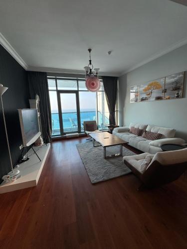 アジュマーン Blue Horizon Stays at Ajman Corniche 5つ星 シングルルーム スイート