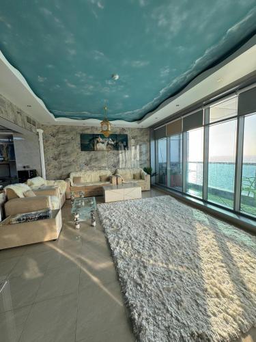 アジュマーン Blue Horizon Stays at Ajman Corniche 5つ星 シングルルーム 眺望